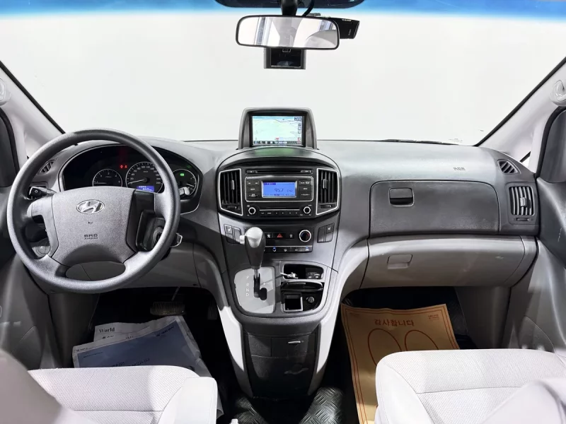 Hyundai Starex