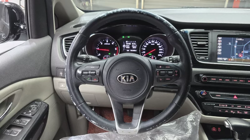 Kia Carnival