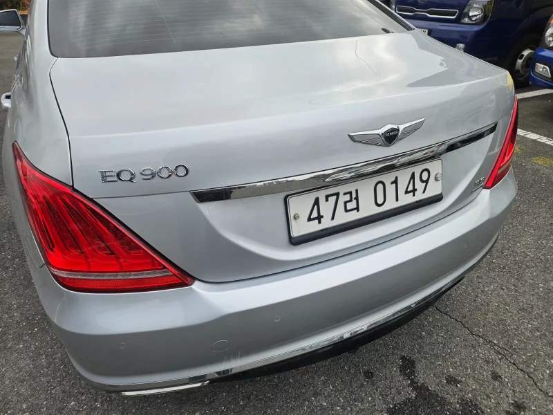 Genesis EQ900