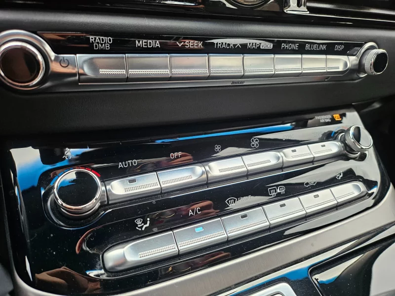 Genesis EQ900