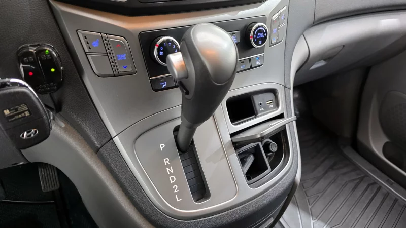 Hyundai Starex