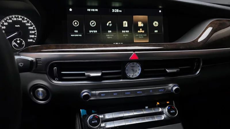 Genesis G90