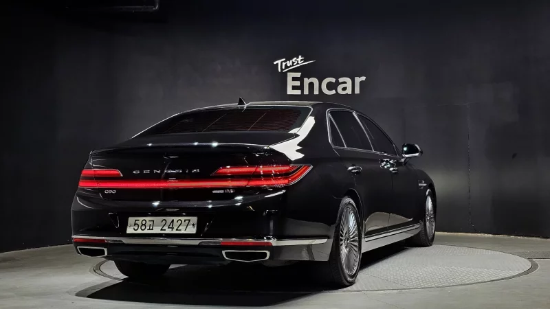 Genesis G90