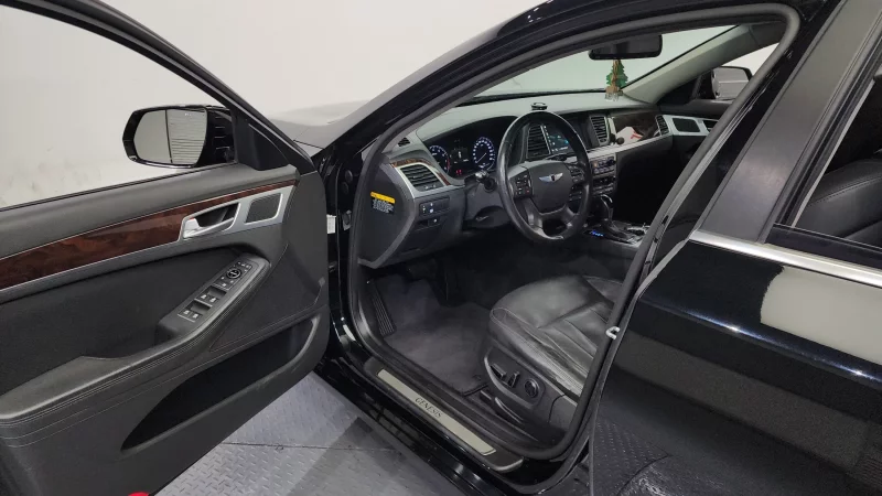 Hyundai Genesis