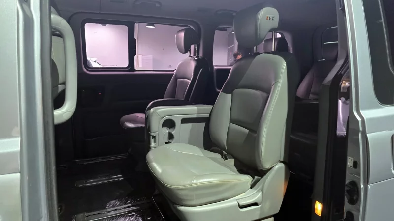 Hyundai Starex