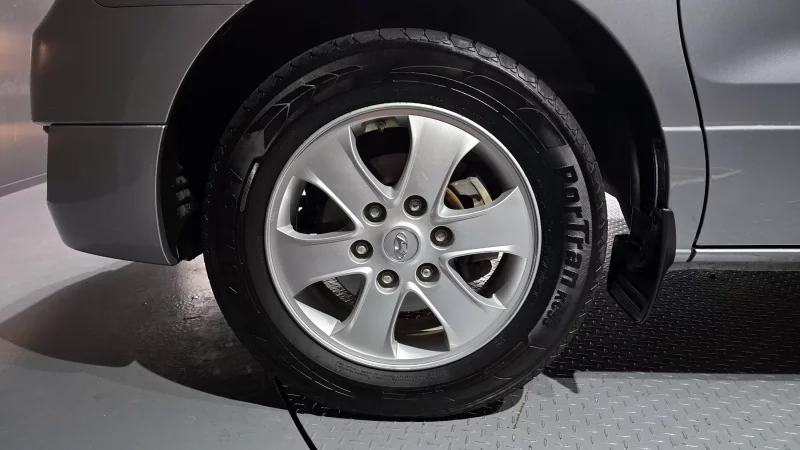 Hyundai Starex