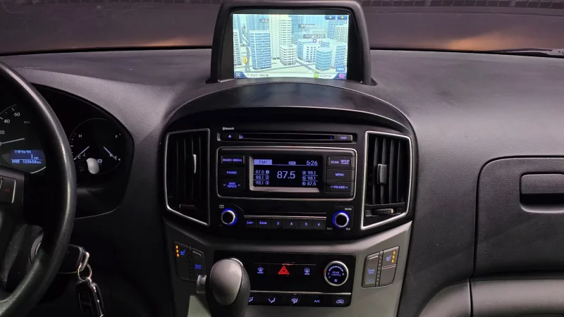 Hyundai Starex