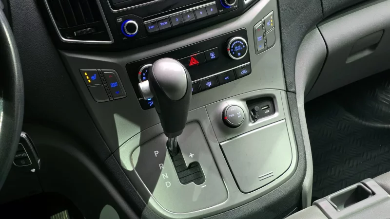 Hyundai Starex
