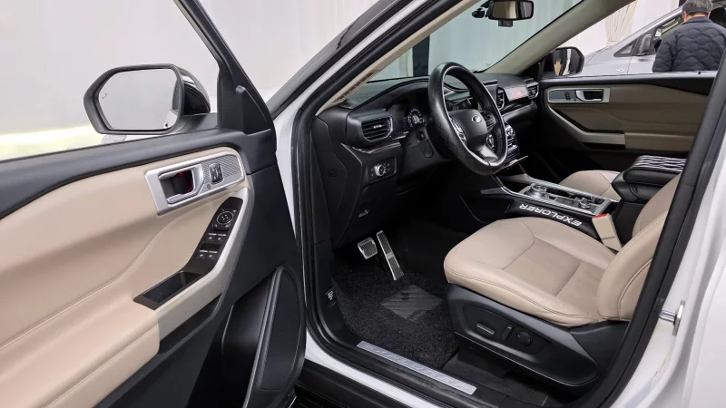 Ford EXPLORER
