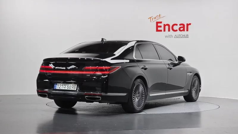 Genesis G90