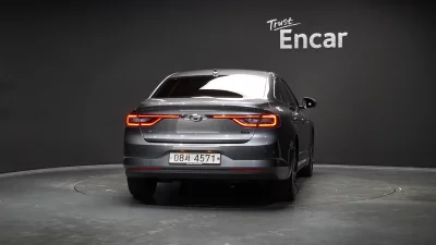 Renault SM6