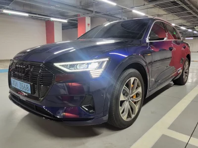 Audi e-tron
