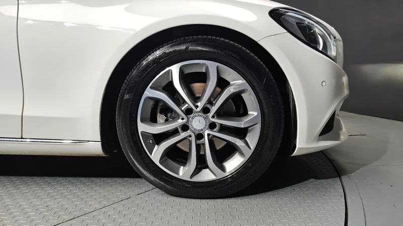 Mercedes-Benz C-Class