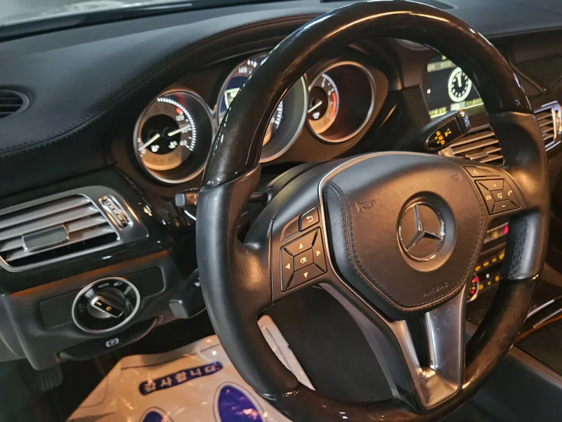 Mercedes-Benz CLS-Class