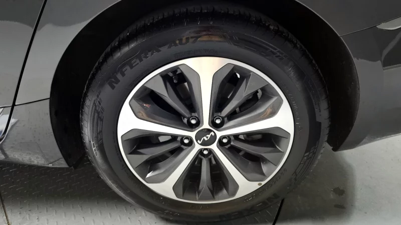 Kia K8
