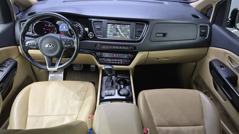 Kia Carnival