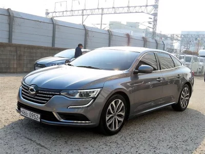 Renault SM6