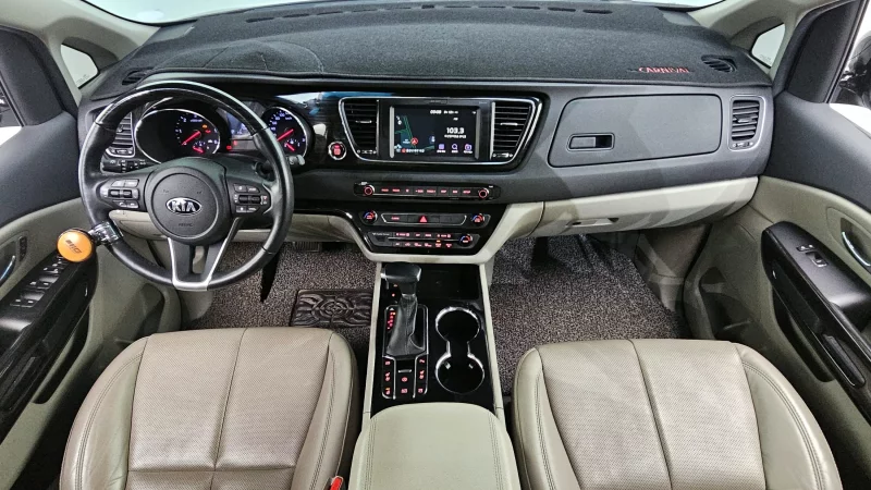 Kia Carnival