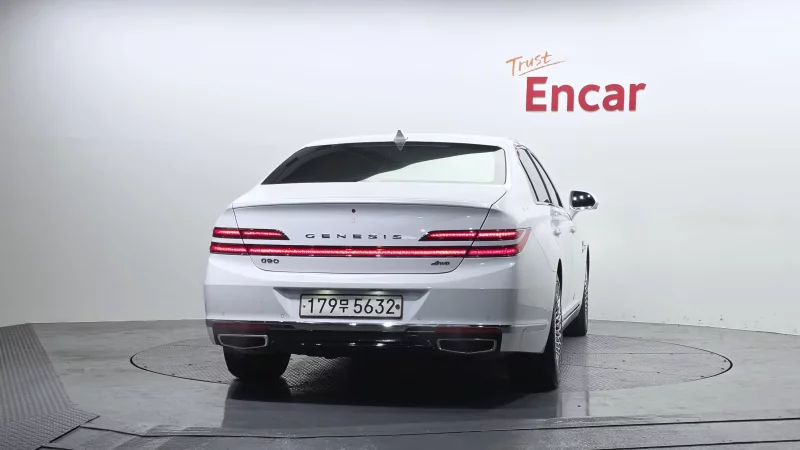 Genesis G90