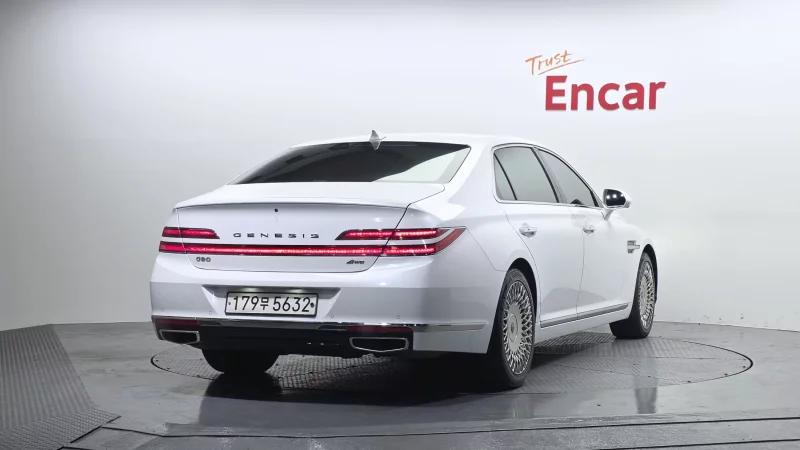 Genesis G90