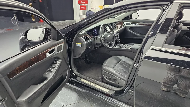 Hyundai Genesis