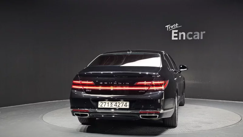 Genesis G90