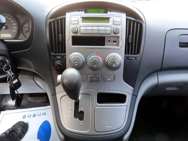 Hyundai Grand Starex