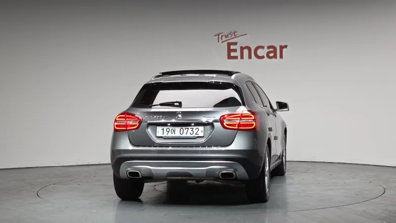 Mercedes-Benz GLA-Class