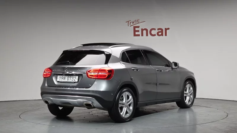 Mercedes-Benz GLA-Class