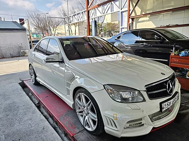 Mercedes-Benz C-Class
