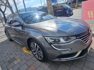 Renault SM6