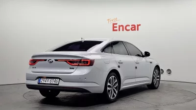 Renault SM6
