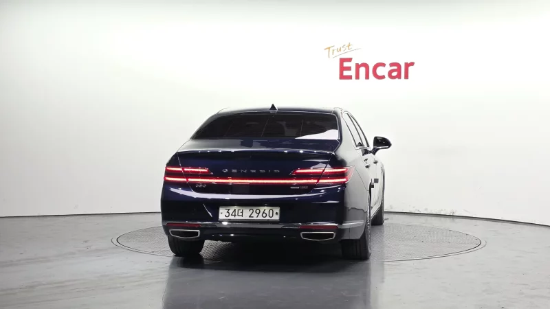 Genesis G90