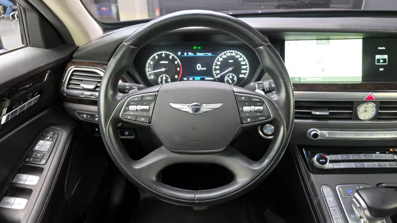 Genesis G90