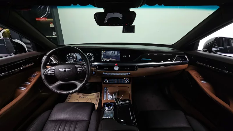 Genesis G90