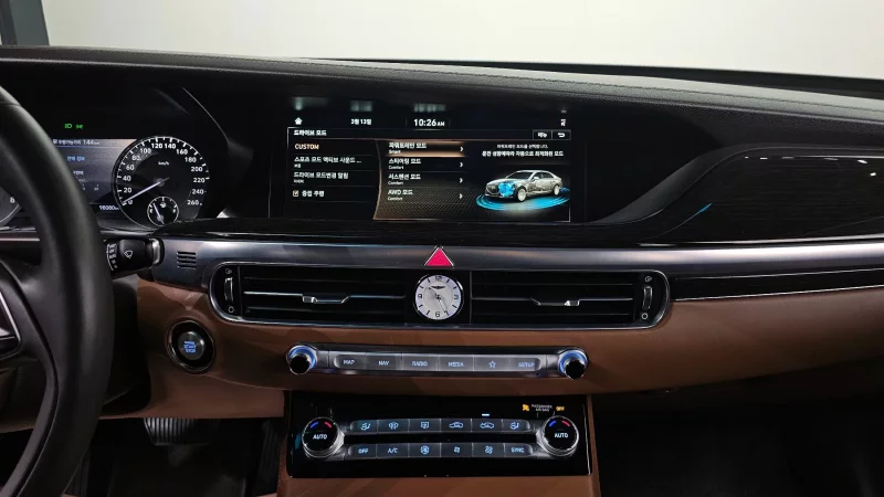 Genesis G90
