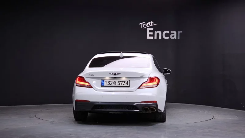 Genesis G70