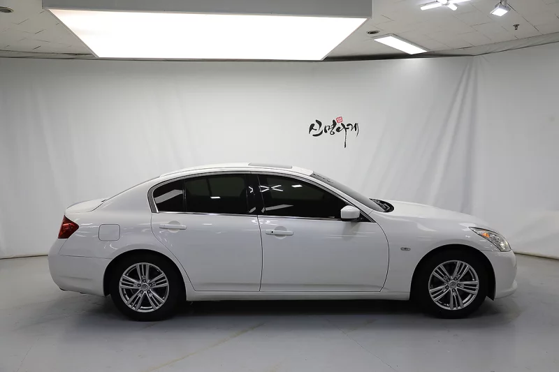Infiniti G25
