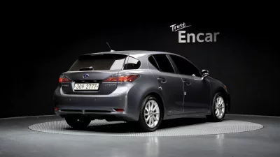 Lexus CT200h