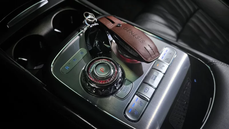 Genesis G90