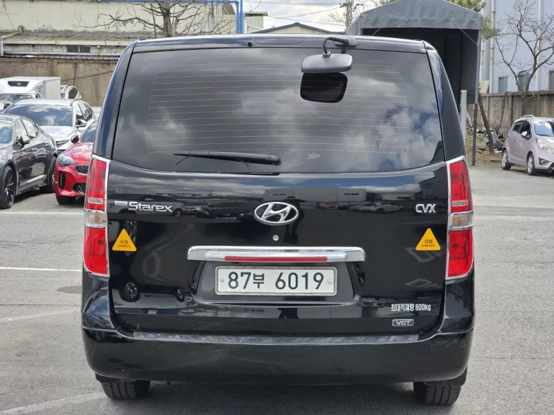 Hyundai Starex