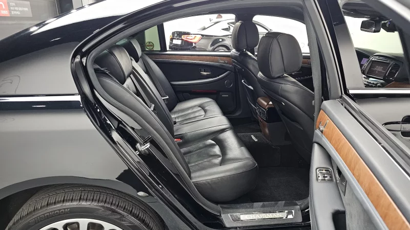 SsangYong Chairman W