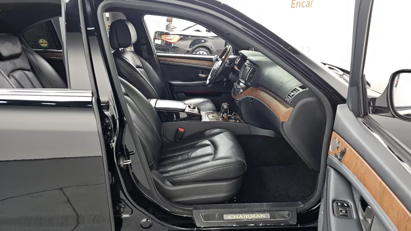 SsangYong Chairman W