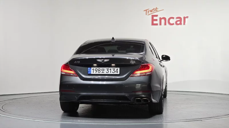 Genesis G70