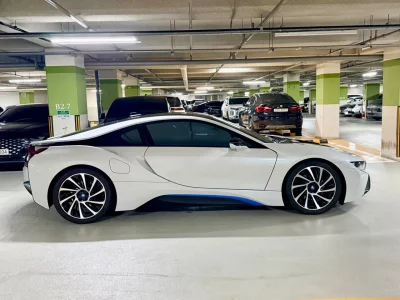 BMW i8