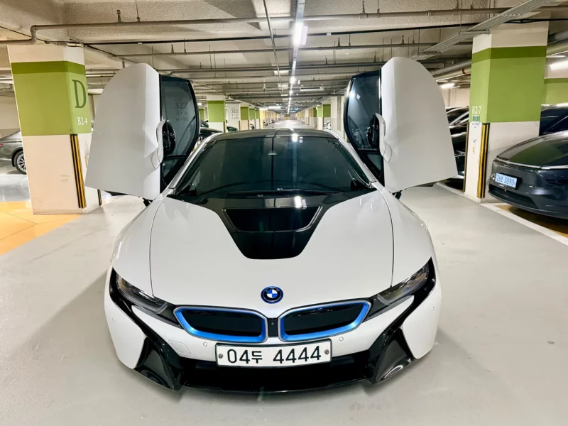 BMW i8