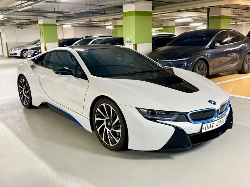 BMW i8