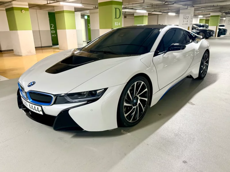 BMW i8