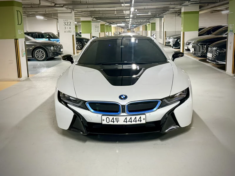 BMW i8
