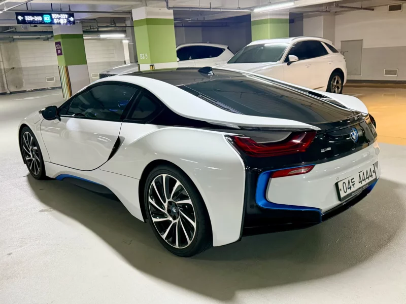 BMW i8